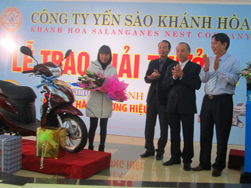 http://yensaokhanhhoa.com.vn/yensao/app/webroot/upload/images/Truong-Thi-Thanh-Hoang---Xe-Vision.jpg