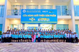 Chi bộ Công ty Cổ phần Nước giải khát Yến sào Khánh Hòa tổ chức kết nạp Đảng cho 05 quần chúng ưu tú