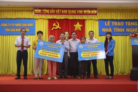 Công ty Cổ phần Nước giải khát Yến sào Khánh Hòa trao tặng 4 căn nhà tình nghĩa cho các gia đình khó khăn