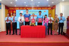 CÔNG TY YẾN SÀO KHÁNH HÒA TÀI TRỢ 2,5 TỶ ĐỒNG VÀ CÁC DÒNG SẢN PHẨM NƯỚC GIẢI KHÁT CHO CÁC ĐỘI BÓNG CHUYỀN KHÁNH HOÀ