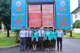 Lô hàng đầu tiên nước yến Sanvinest được xuất khẩu chính ngạch sang Trung Quốc