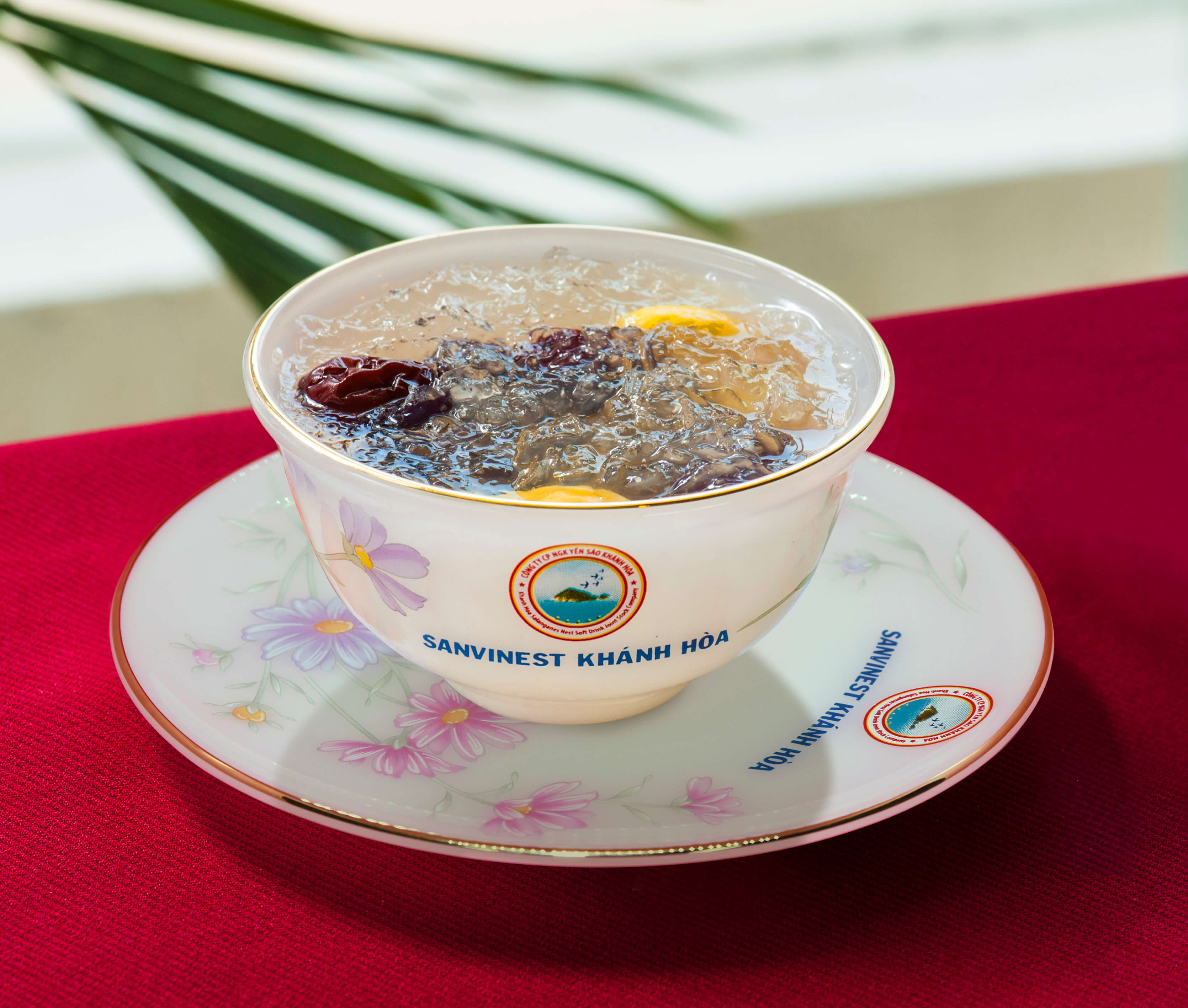 Yến sào ngũ quả