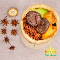 Cơm gà, cá mặn hấp ống tre