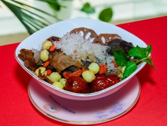 Gà ác tiềm Yến sào